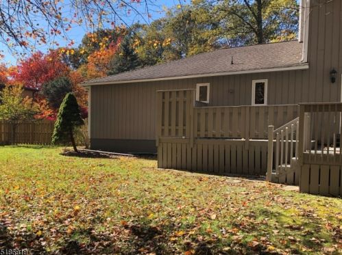 11 Black Birch Dr, Parsippany NJ  07834-9632 exterior
