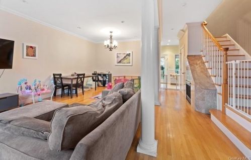 114 Franklin Ave, New Rochelle, NY 10805-3732