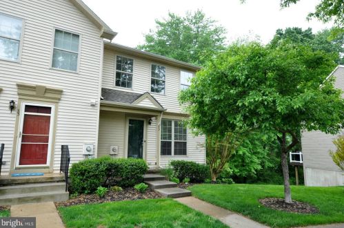 33 Woodbrook Dr, West Deptford, NJ 08051-2179
