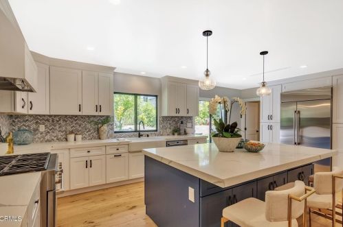 5209 Harter Ln, La Canada, CA 91011-1839