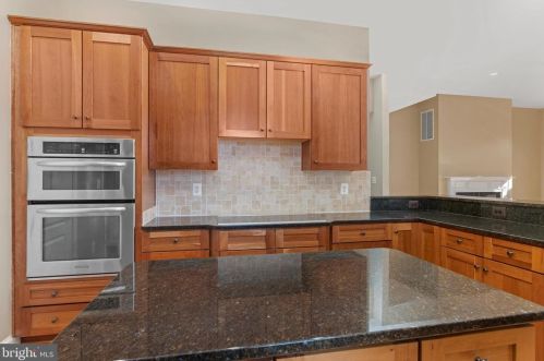 22476 Dinah Pl, Leesburg VA 20175-4808 exterior