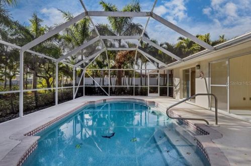 104 Broadmoor Ln, Placida, FL 33947-1933