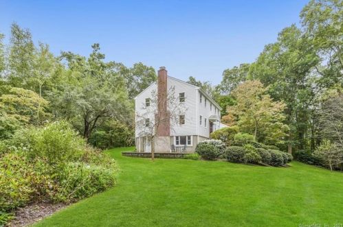 101 Dean Rd, East Lyme, CT 06333-1510