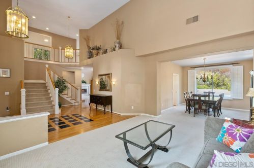 5365 Carmel Knolls Dr, San Diego, CA 92130-3207
