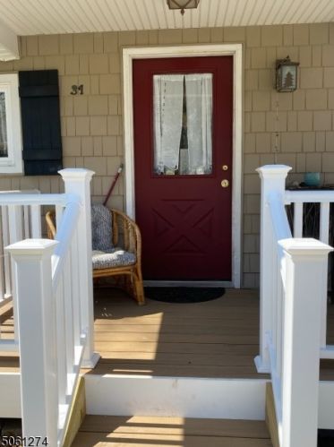 31 Pinecliff Lake Dr, West Milford NJ  07480-1324 exterior