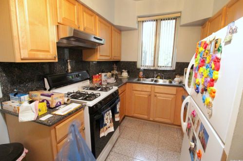 48-14 42nd St, Long Island City, NY 11104-1027