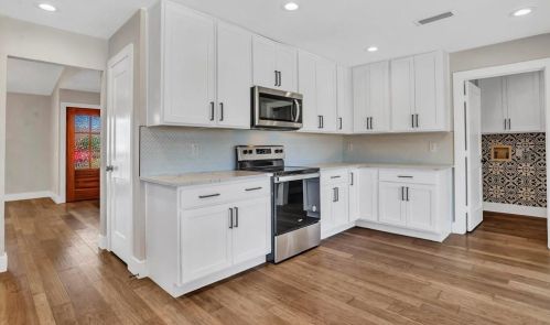 702 Carleton Dr, Richardson TX  75081-5906 exterior