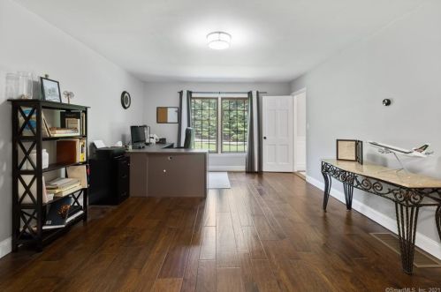 12 Falmouth Rd, Stamford CT  06903-2312 exterior