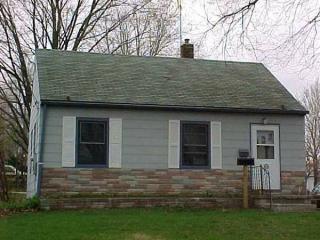 826 Englewood Ave, Waterloo IA  50701-6109 exterior