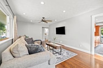 207 Fellows Ave, West Jefferson OH  43162-1474 exterior