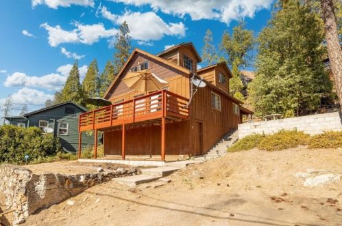 53722 Acorn Rd, Bass Lake, CA 93604-9714