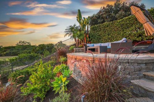1549 Fairway Vis, Encinitas CA  92024-1295 exterior