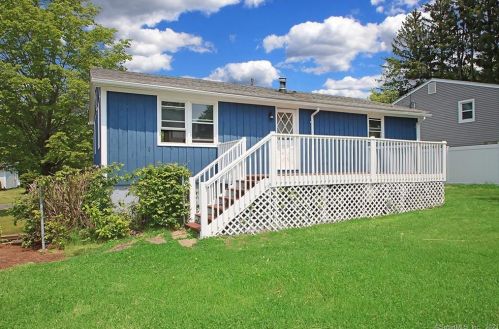 35 Lincolndale Dr, Waterbury, CT 06704-1141