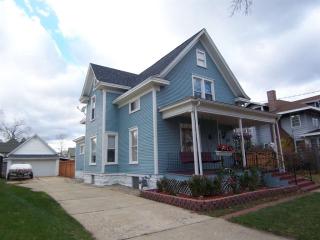 952 Oak St, Beloit, WI 53511-5117