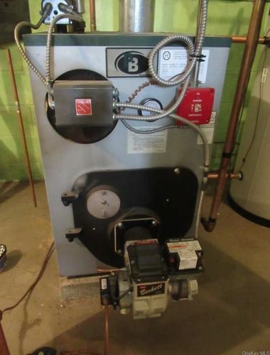 101 Shale Dr, Middletown NY  10940-7121 exterior