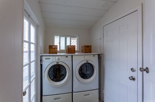 2845 Iroquois Ave, Long Beach CA  90815-1509 exterior