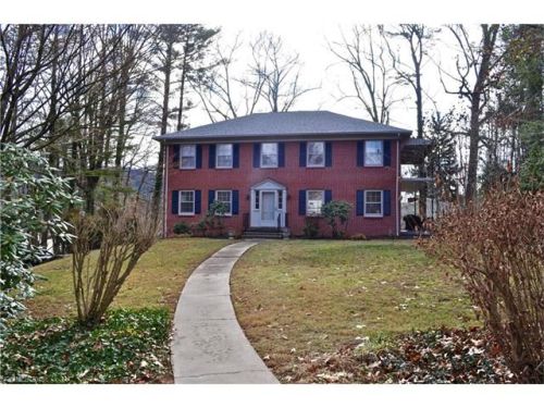 27 Shorewood Dr, Asheville, NC 28804-2331
