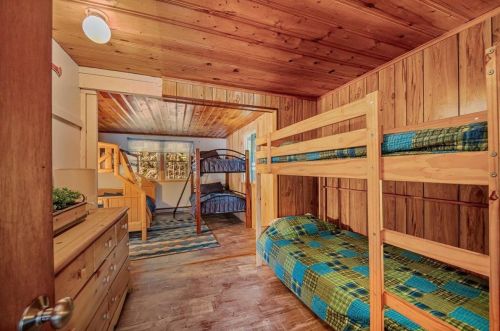 44 Roberts Cove Rd, Wakefield NH  03872-4741 exterior