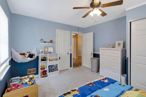 3935 Eileen Dr, Cincinnati OH 45209-2016 exterior