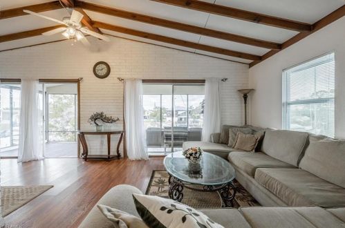 1047 Schooner Ln, Moore Haven FL  33471-8231 exterior