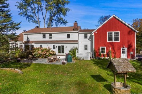 75 Chestnut Hill Rd, Ridgefield CT  06877-1202 exterior