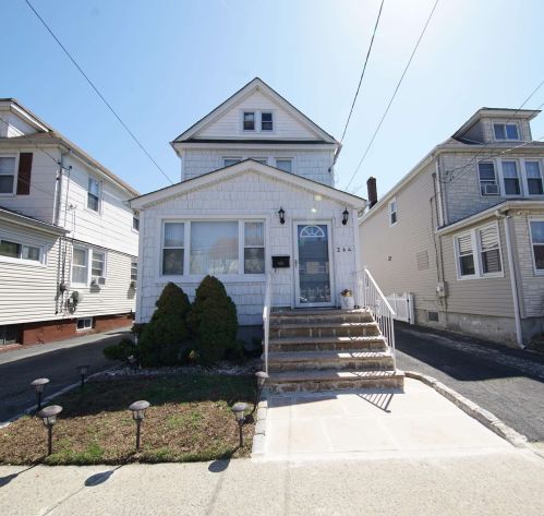 264 Bedford Ave, New Hyde Park, NY 11040-5219