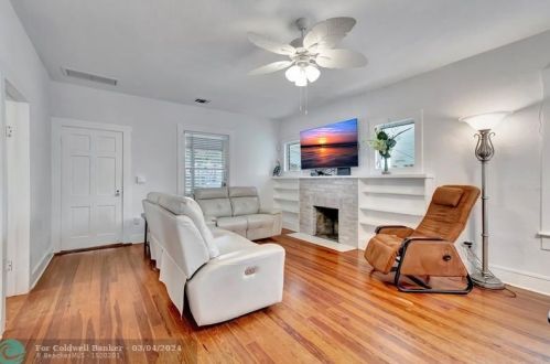320 4 Ave, Delray Beach FL  33444-2717 exterior