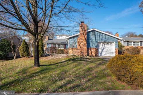 2722 Riding Dr, Wilmington, DE 19808-3643