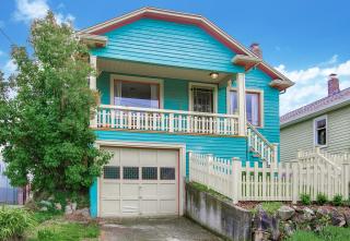 8410 6th Ave, Seattle WA  98106-2505 exterior