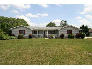 3900 Birdsong Ln, Swanton, OH 43558-9255