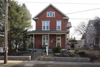 537 Main St, Hummelstown PA  17036-1813 exterior
