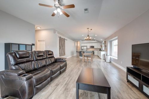 5600 Worley Dr, Frisco TX  75056-3850 exterior