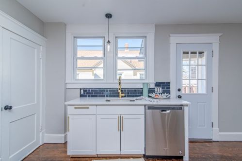 91 Wilber St, Springfield MA  01104-2527 exterior