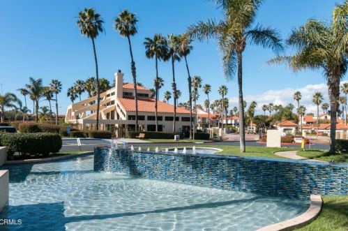 2043 Majorca Dr, Oxnard CA exterior