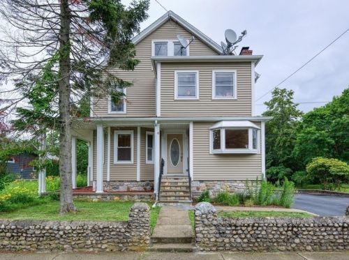 49 Poland St, Webster, MA 01570-2712