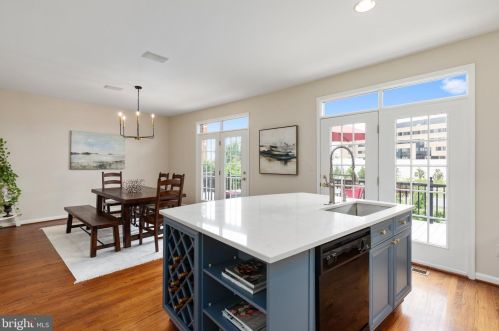 12146 Chancery Sta Cir, Herndon VA 20190-5801 exterior