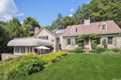1 High Rd, Nelsonville, NY 10516-4306