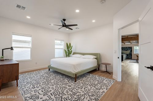 5821 10 St, Phoenix AZ 85087-7350 exterior