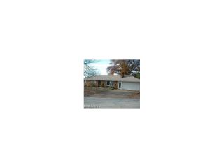 8149 Lorain St, Masury, OH 44438-1168