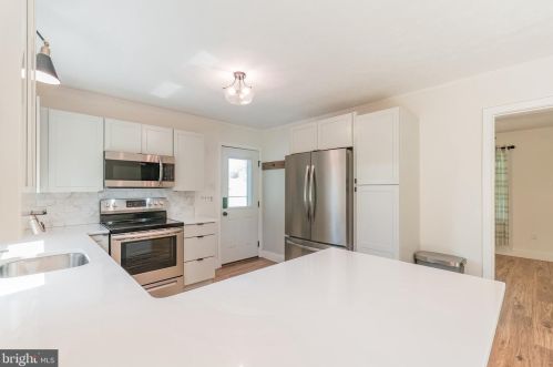 1642 Ox Rd, Edinburg VA  22824-3024 exterior