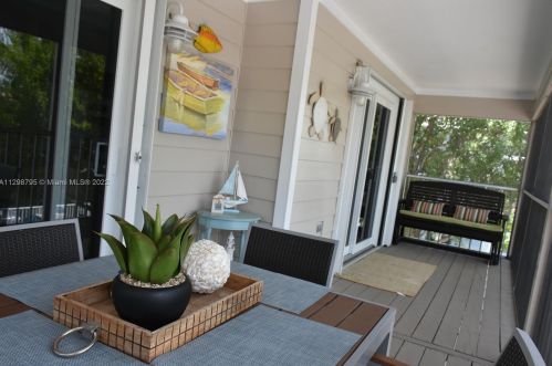 14 Corrine Pl, Key Largo FL  33037-4204 exterior