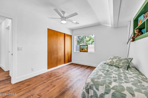 1111 Bethany Home Rd, Phoenix AZ  85014-2229 exterior