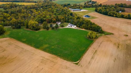 5985 Creek Rd, Washington Ch OH  43160-9726 exterior