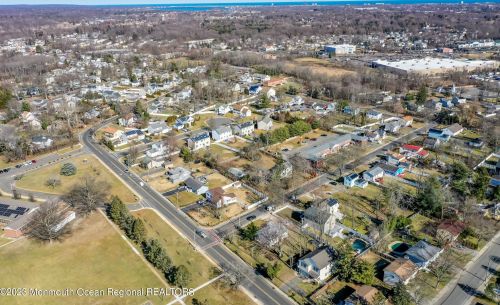 58 Richardson Ave, Tinton Falls NJ  07724-1313 exterior