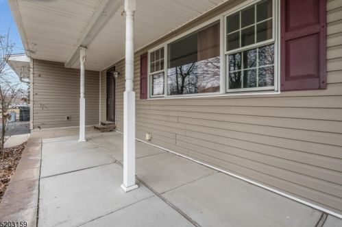 31 Hillery Dr, Roxbury Township NJ  07836-9527 exterior