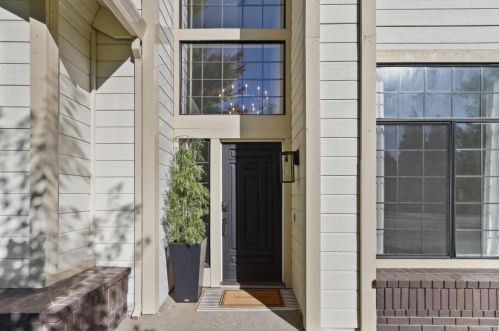 2121 Campton Cir, Rancho Cordova CA  95670-8348 exterior