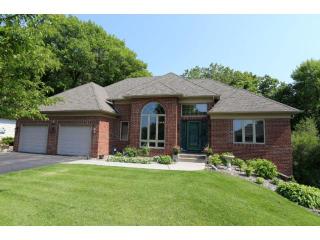 2207 Boulder Rd, Chanhassen MN  55317-7400 exterior