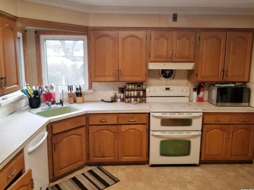 735 Herzel Blvd, Babylon, NY 11704-4213