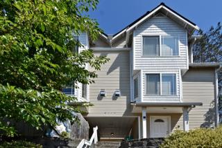 8710 Phinney Ave, Seattle WA 98103-3708 exterior