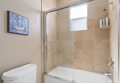 607 Gertruda Ave, Redondo Beach CA  90277-2132 exterior